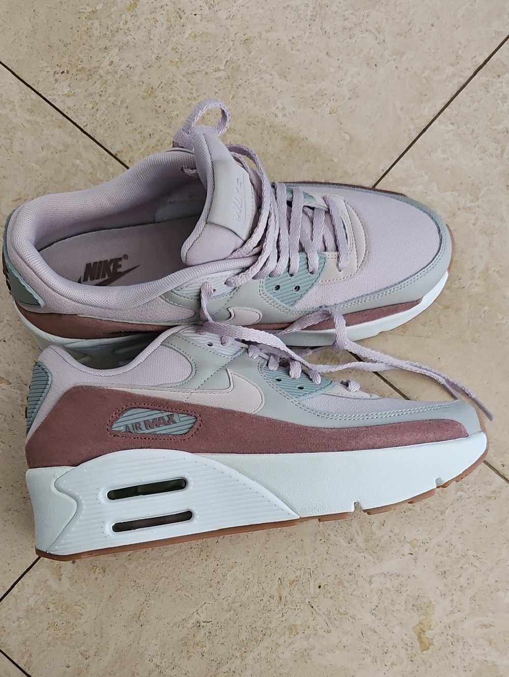 Nike Women's Air Max 90 LV8 Light Iron Ore-Platinum Violet SZ 9.5